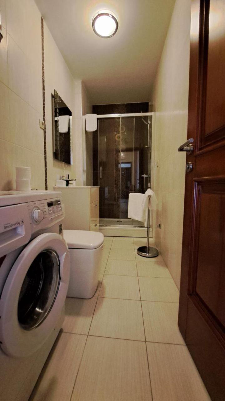Allende Apartman *